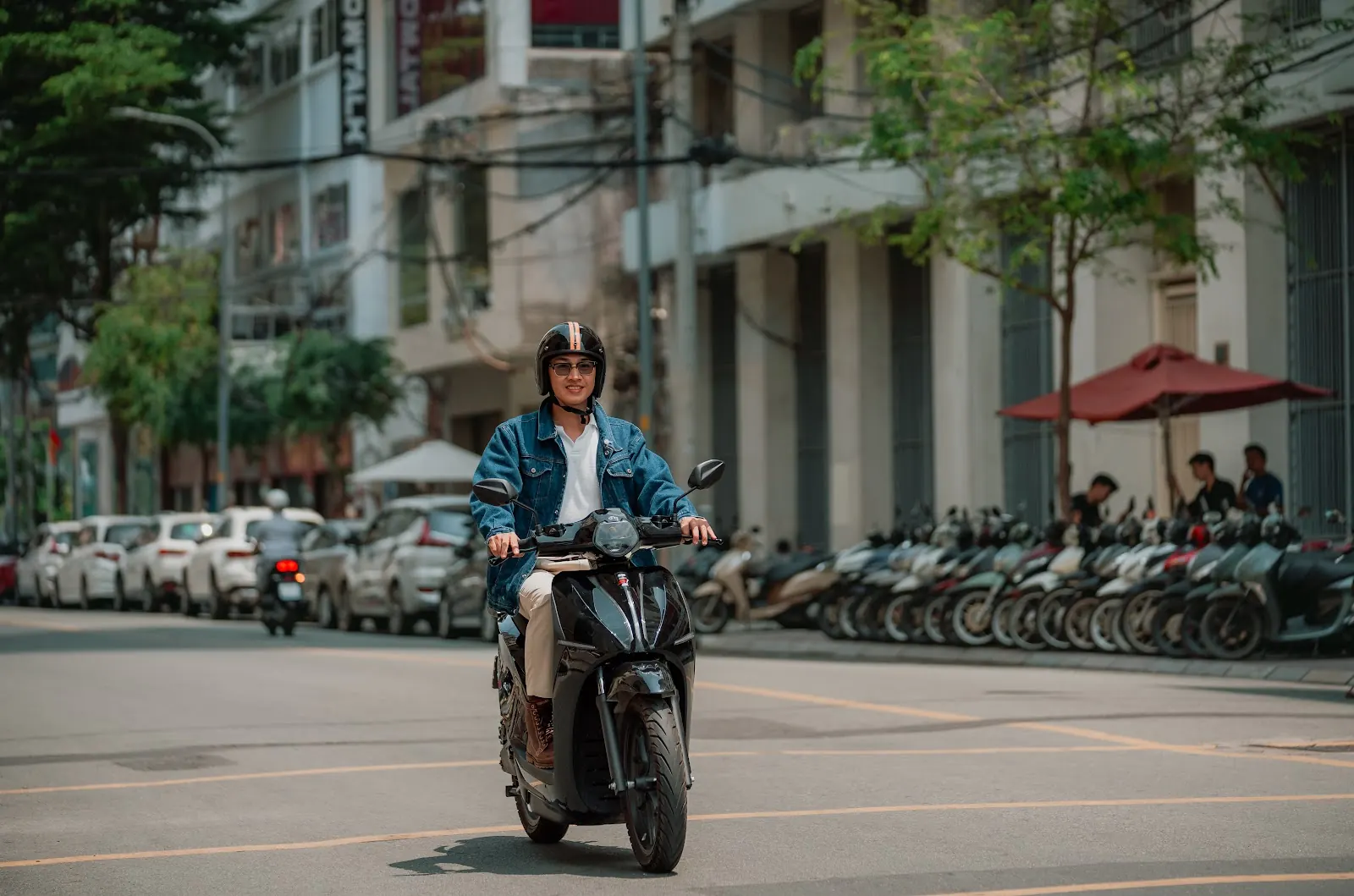 Quantum S chạy trên phố Sài Gòn